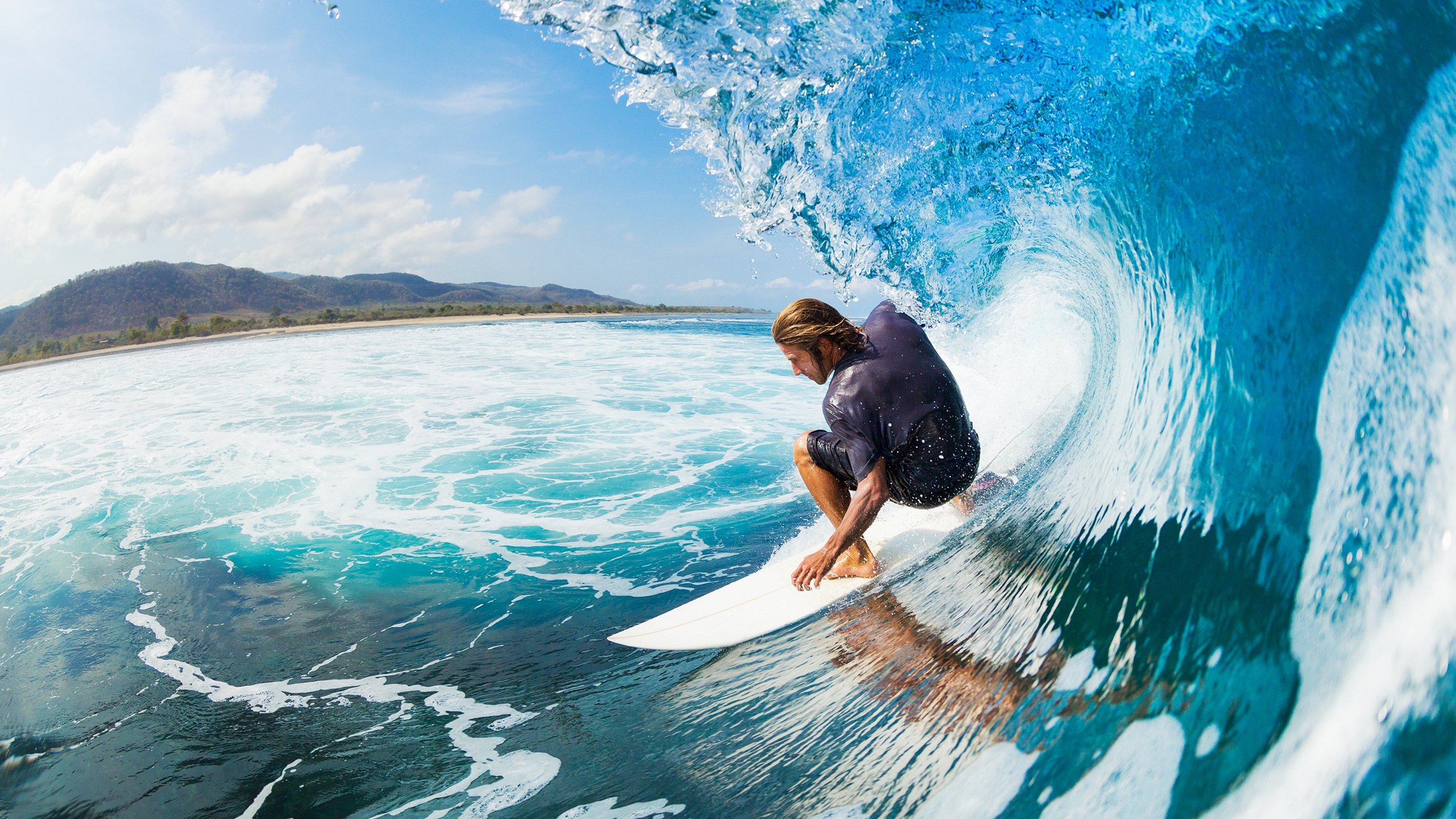 足球世界的多元叙事，沙特强势晋级与维尼修斯国家德比封神